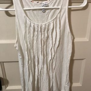 Elle size small cream tank top with cute detail